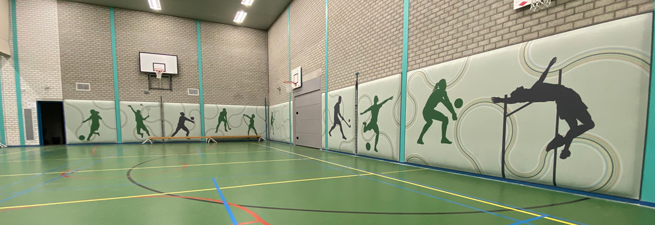 Sportzaal Penta CVO Spijkenisse met akoestische wanden en speelse sportelementen.
